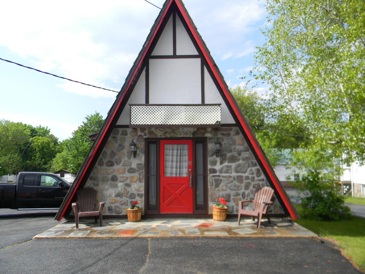 The Stone House Motel & Motor Lodge Ticonderoga Dış mekan fotoğraf